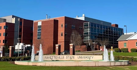 费耶特维尔州立大学将每学期的学费降至 500 美元