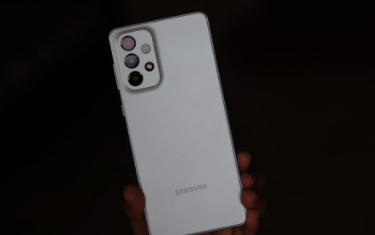 最新的 Galaxy A73 5G 更新提高了相机和无线连接的稳定性